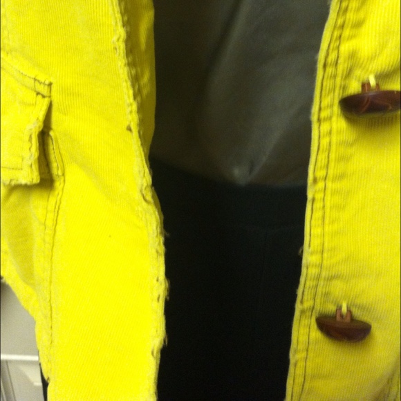 🆕 COFFEE SHOP YELLOW CORDUROY JACKET!! - Picture 2 of 3