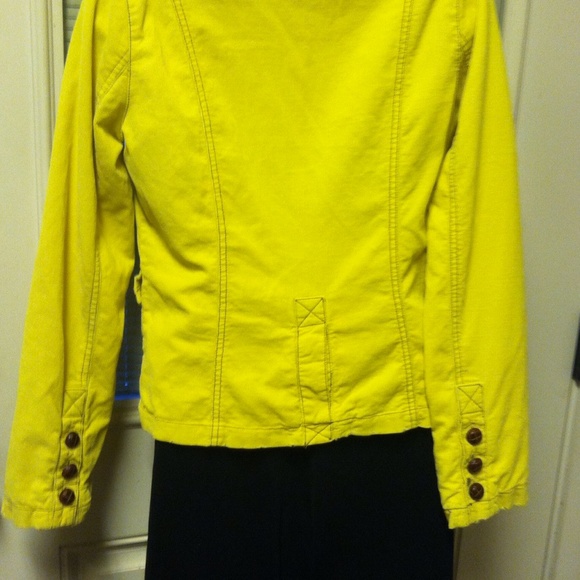 🆕 COFFEE SHOP YELLOW CORDUROY JACKET!! - Picture 3 of 3