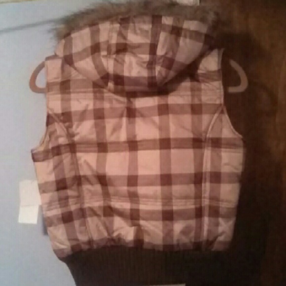 Vest - Picture 2 of 2