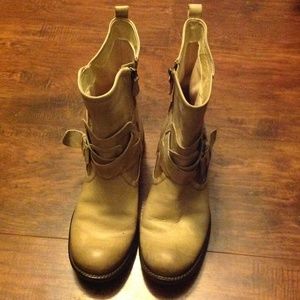 Guess boots