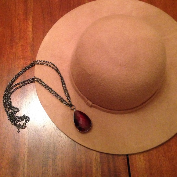 πPM Editor's Pickπ Dark Purple Pendant Necklace - Picture 1 of 3