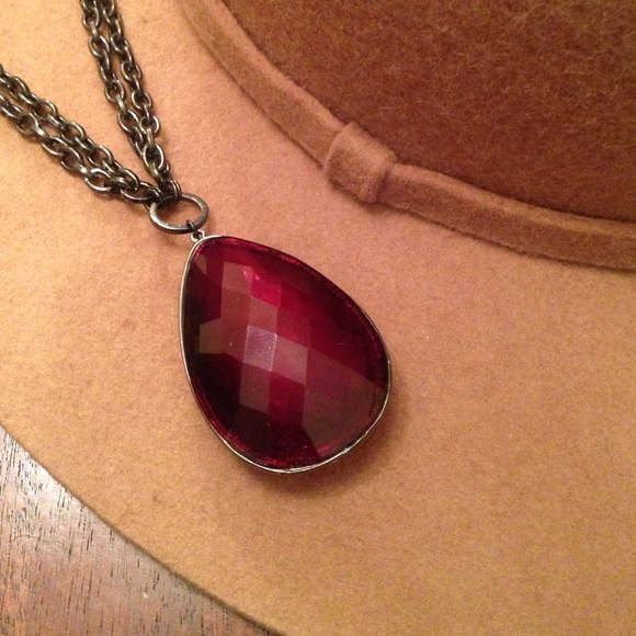 πPM Editor's Pickπ Dark Purple Pendant Necklace - Picture 2 of 3