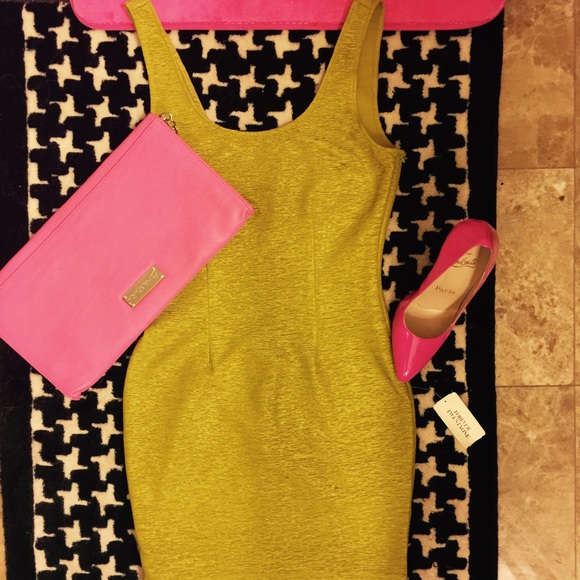 💗BUNDLED NOT FOR SALE BODYCON DRESS💚💗 - Picture 2 of 3
