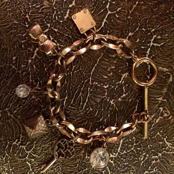 Liz Claiborne Jewelry - VINTAGE LIZCLIBORNE CHARM BRACELET
