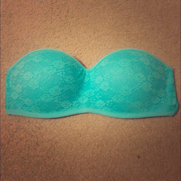 NWOT VS pink bandeau/strapless lace bra