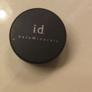 Bare minerals loose eyeshadow in 1980's color