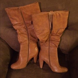 Cognac heeled boots