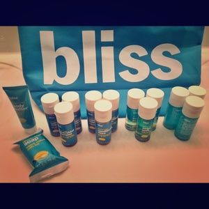 Bliss Spa Bag and Set of 14 Samples