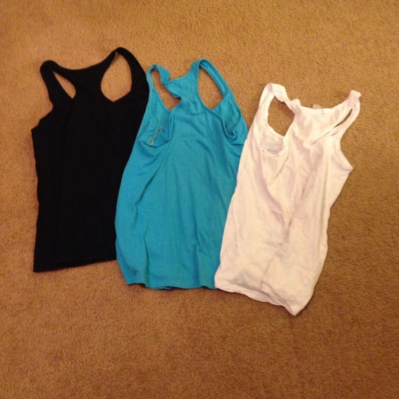 Tank tops - Picture 2 of 2