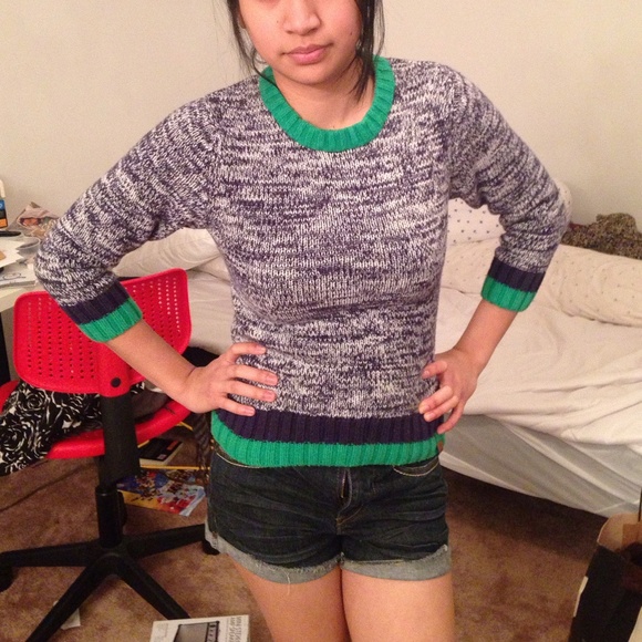 Gray sweater with blue and green collar & sleeves