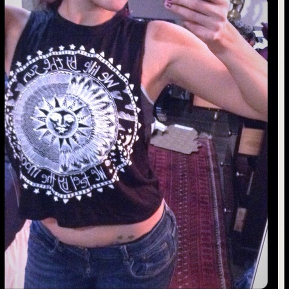 LIVE BY THE SUN! Cute top new with tags! - Picture 3 of 3