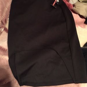 Asymmetric mini skirt !❤️