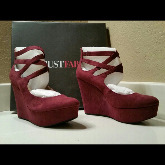 NIB!Burgandy Wedge Shoes!!!