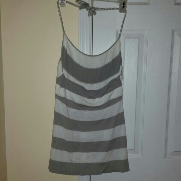 SOLD Gap halter style top. Gray and white sz L - Picture 2 of 4