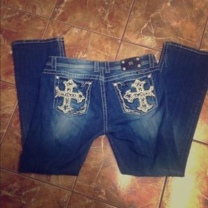 Like New Miss Me 33" FREE GIFT WITH PURCHASE!🎁