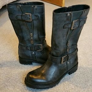 Guess boots