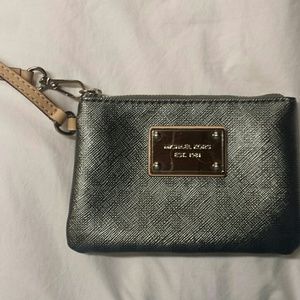 💜Michael Kors wristlet 💜