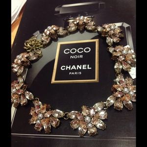 Cluster flower statement necklace - pale pink/gold