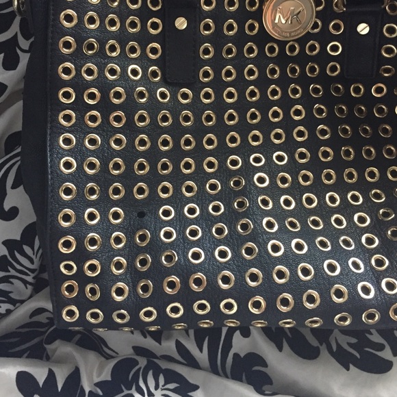 AUTHENTIC MICHAEL KORS BAG WITH GOLD GROMMETS - Picture 2 of 4