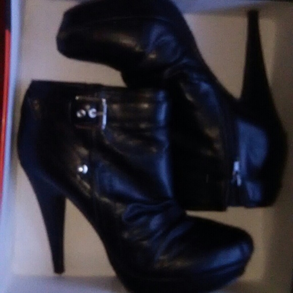G by guess black booties