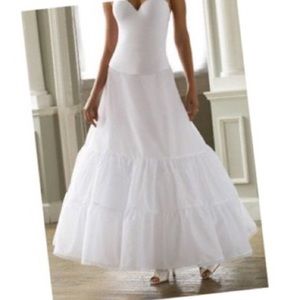 A line medium fullness slip