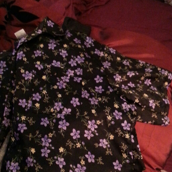 Nightshirt,Blk/floralButton down.Fits Women Lg-2X. - Picture 3 of 4
