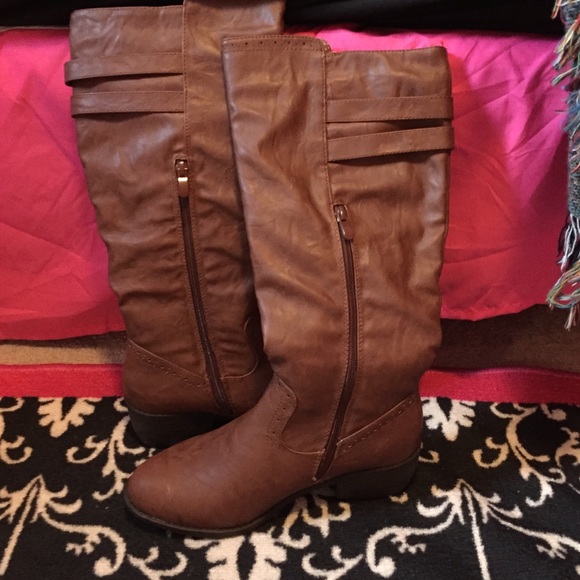 Rue 21 brown boots - Picture 4 of 4