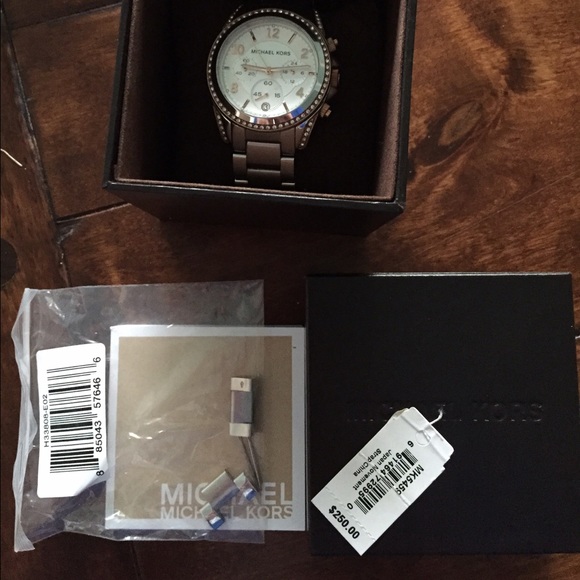 Authentic Michael Kors watch - Picture 2 of 4