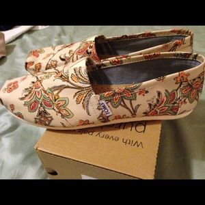 Brand New & Never Worn TOMS
