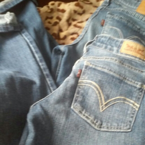Levi's