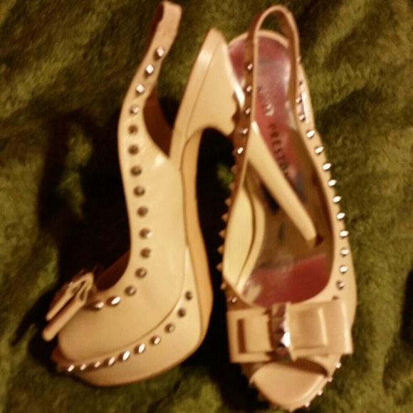 Beige studded sling back pump - Picture 2 of 2