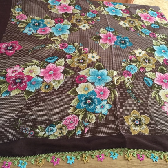 Scarf Hand Made - Picture 2 of 4