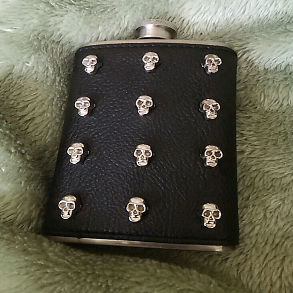 Skull canteen