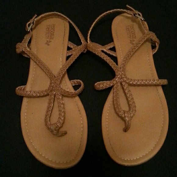 *GET READY FOR SPRING* Cute Sandles