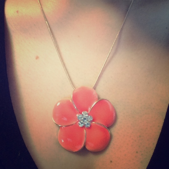Cute Flower Express Necklace