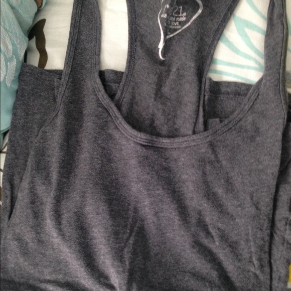 Tank top bundle. - Picture 2 of 4