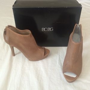 BCBG Paris Booties/Pumps
