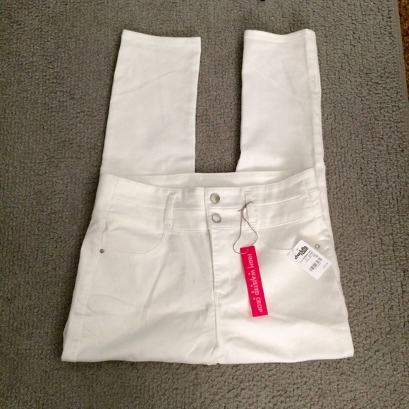 ❌SOLD❌ High Waisted Cropped Pants - Picture 2 of 4