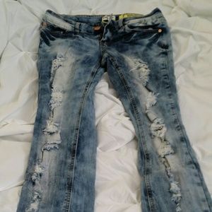 Destroyed skinny jeans