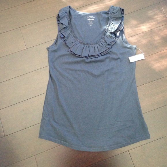 Ruffled shirt- brand new - Picture 1 of 1