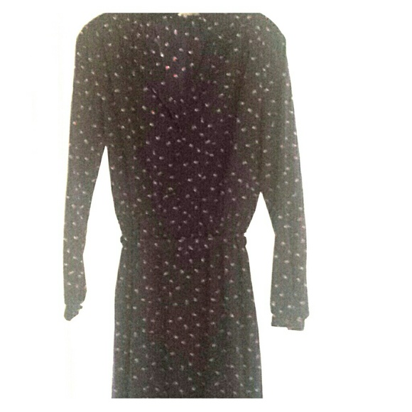 Gorgeous vintage  patterend dress.