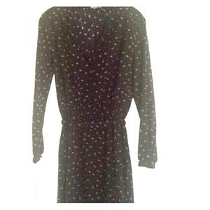 Gorgeous vintage patterend dress.