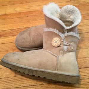 Mini Bailey Button Uggs