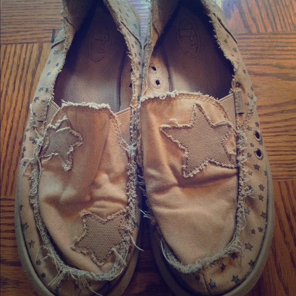 Sanuk star shoes