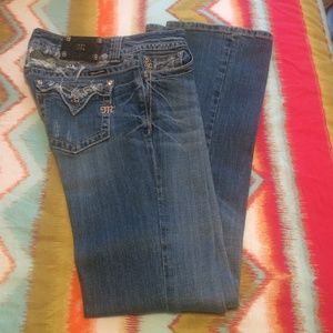 Miss Me Rhinestone Jeans 💛