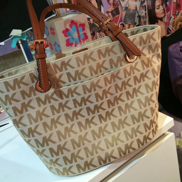 Micheal Kors Bag