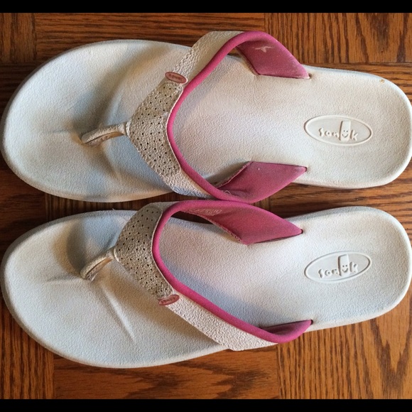 Sanuk flip flops