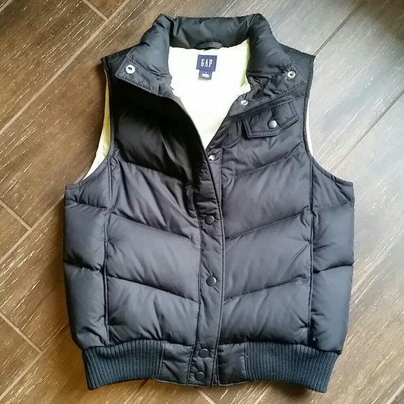 GAP Outerwear - GAP puffer vest! Size small