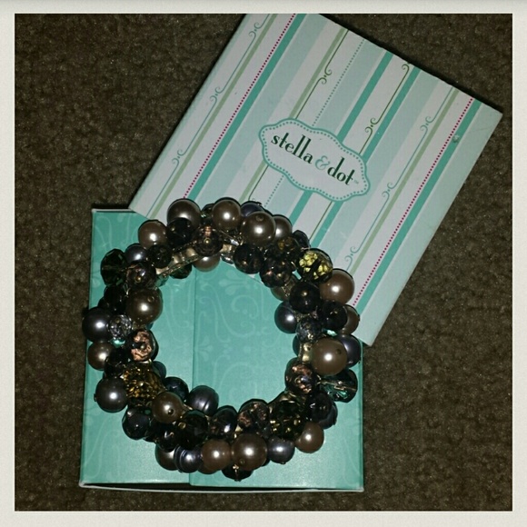 Sofia Cluster Bracelet in "SMOKY"
