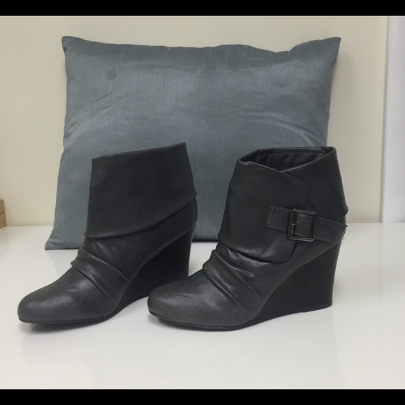 Madden Girl gray booties. Size 7